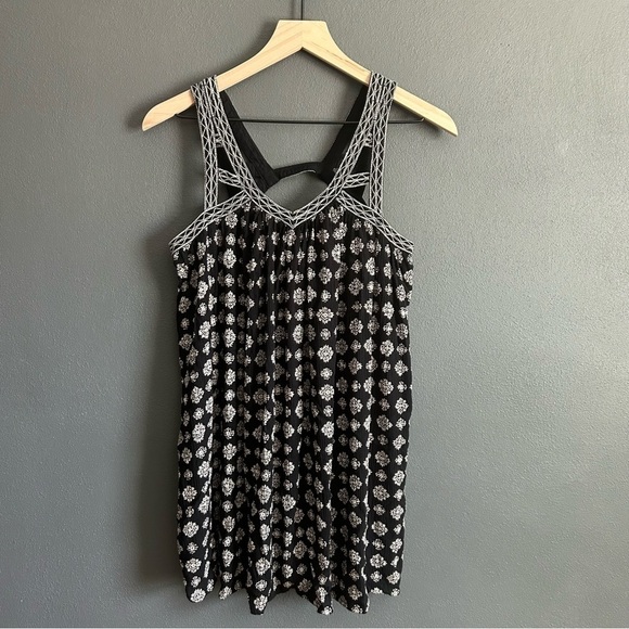 American Eagle Outfitters Tops - American Eagle Black & White Floral Print Bohemian Tank Top XS